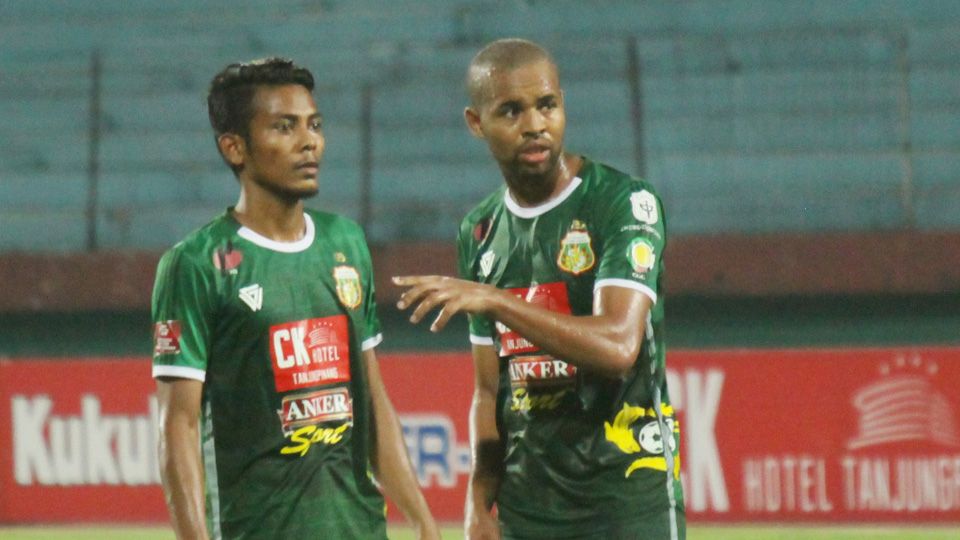 Zulfiandi dan Thiago Furtuoso di Bhayangkara FC. Copyright: © Ian Setiawan/INDOSPORT